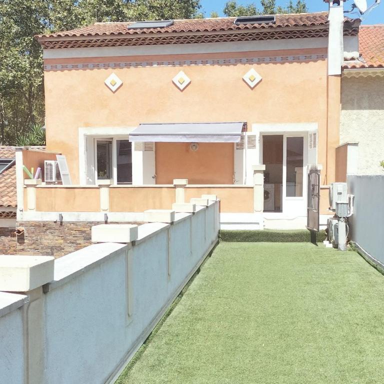 Appartement rénové lumineux avec grande terrasse - Appartement - 4