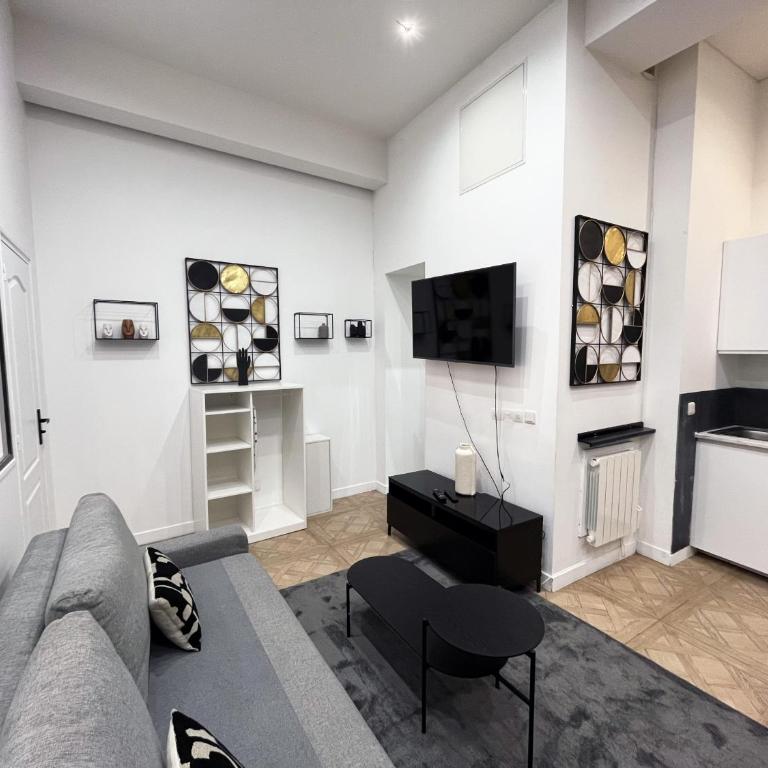 UrbanFlat 66 - Quiet & cosy Apartment in center of Paris - Appartamento - 17