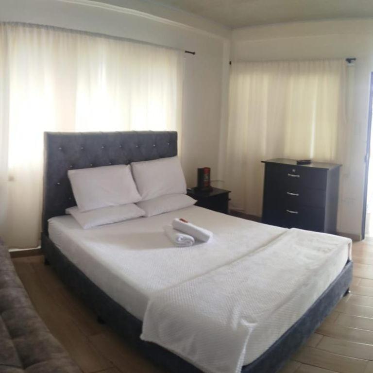 Parque de la Familia - Habitación Doble con baño privado - 2
