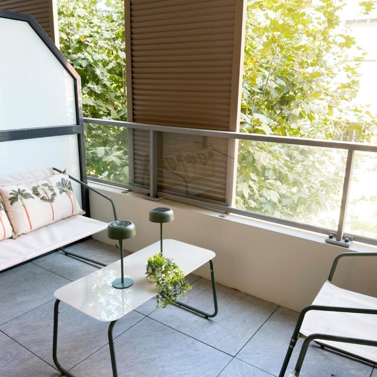INFINICE AP4514 by Riviera Holiday Homes - Studio avec Terrasse - 2