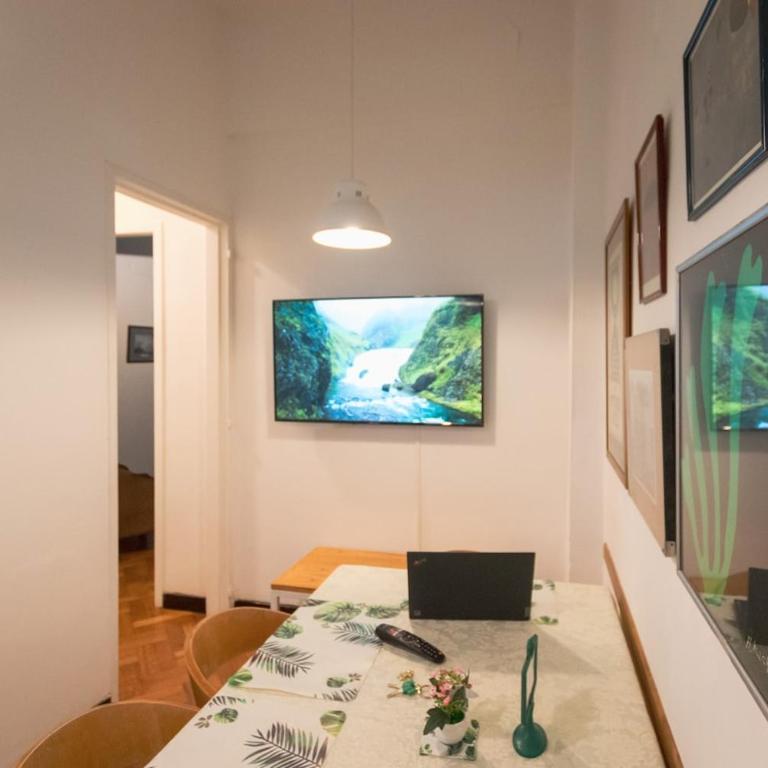 Excellent centrally located apartment close to the Teatro Colón - Apartamento de 2 dormitorios - 47