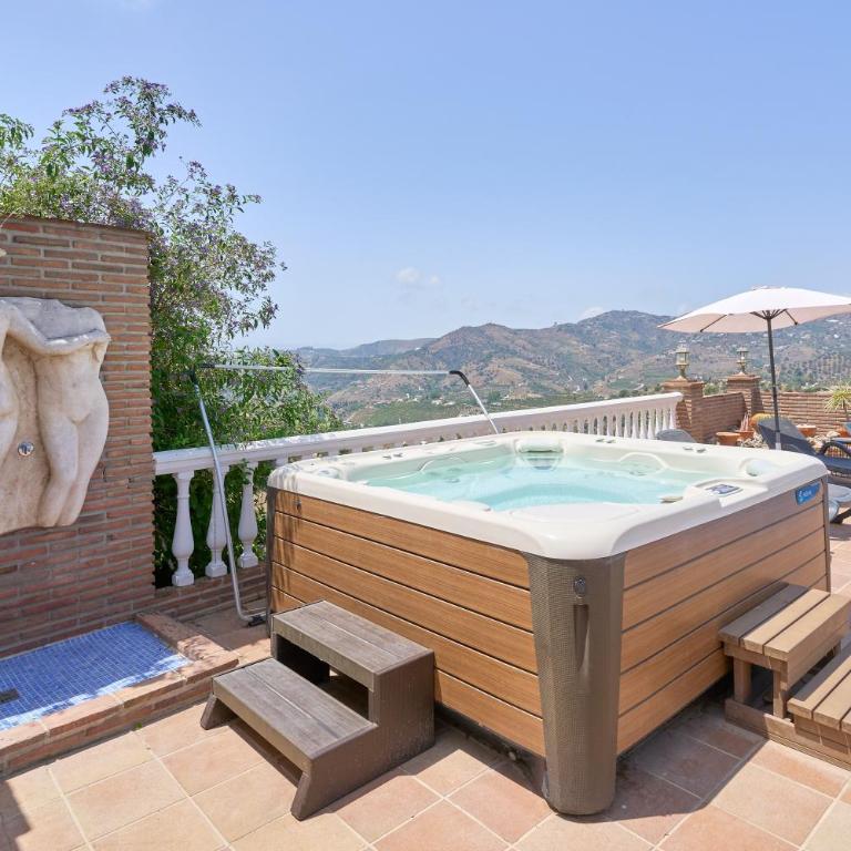 Villa With Infinity Pool Hot Tub - Villa con vistas al mar - 34