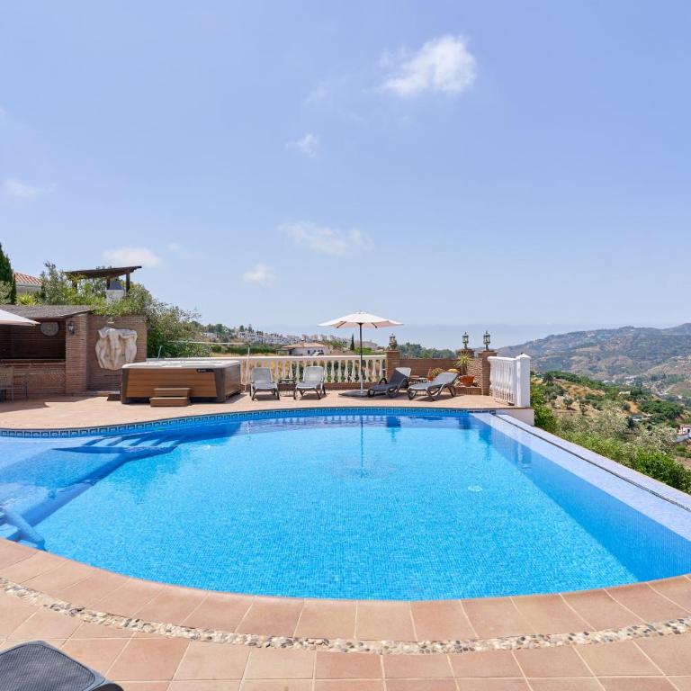 Villa With Infinity Pool Hot Tub - Villa con vistas al mar - 35