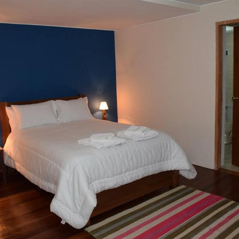 Casa de la Luna - ISLA DEL SOL - Habitación con cama extragrande y vistas al lago - 2