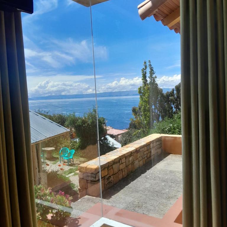Casa de la Luna - ISLA DEL SOL - Habitación con cama extragrande y vistas al lago - 3