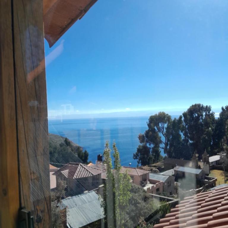 Casa de la Luna - ISLA DEL SOL - Habitación con cama extragrande y vistas al lago - 5