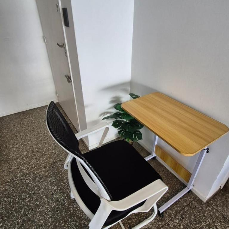 Luminoso Departamento 2 ambientes Habitación comedor y Cocina - Apartamento de 1 dormitorio con vistas a la ciudad - 7
