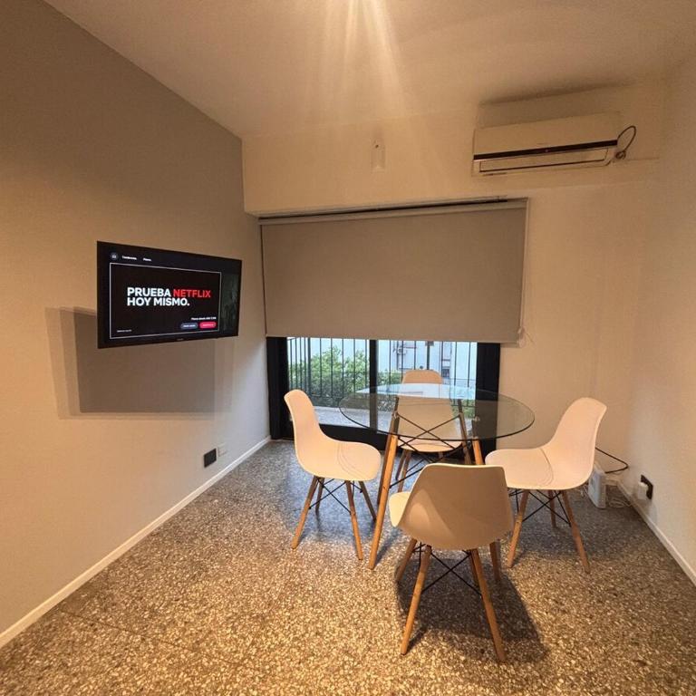 Luminoso Departamento 2 ambientes Habitación comedor y Cocina - Apartamento de 1 dormitorio con vistas a la ciudad - 8