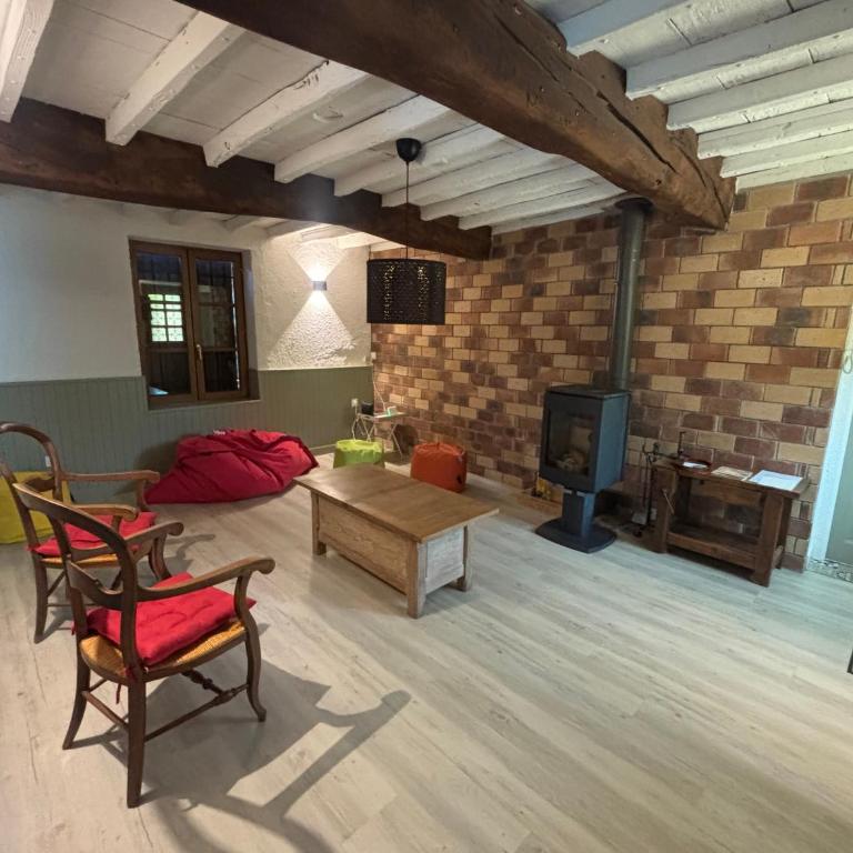 Havre de paix et de verdure proche Walibi et A43 - 4 étoiles - Maison 3 Chambres - 35