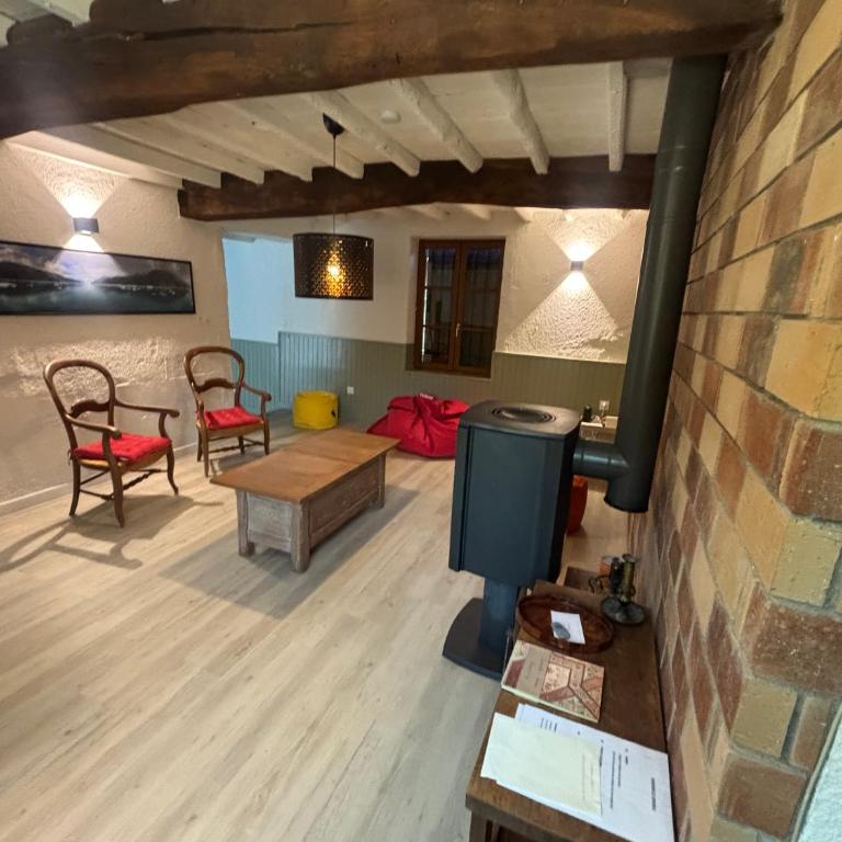 Havre de paix et de verdure proche Walibi et A43 - 4 étoiles - Maison 3 Chambres - 36