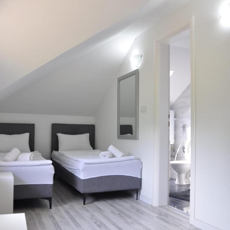 Villa Saraj with Swimming Pool & Jacuzzi near Sarajevo - Villa - 36