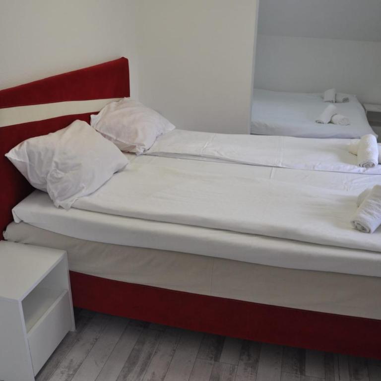 Villa Saraj with Swimming Pool & Jacuzzi near Sarajevo - Villa - 74