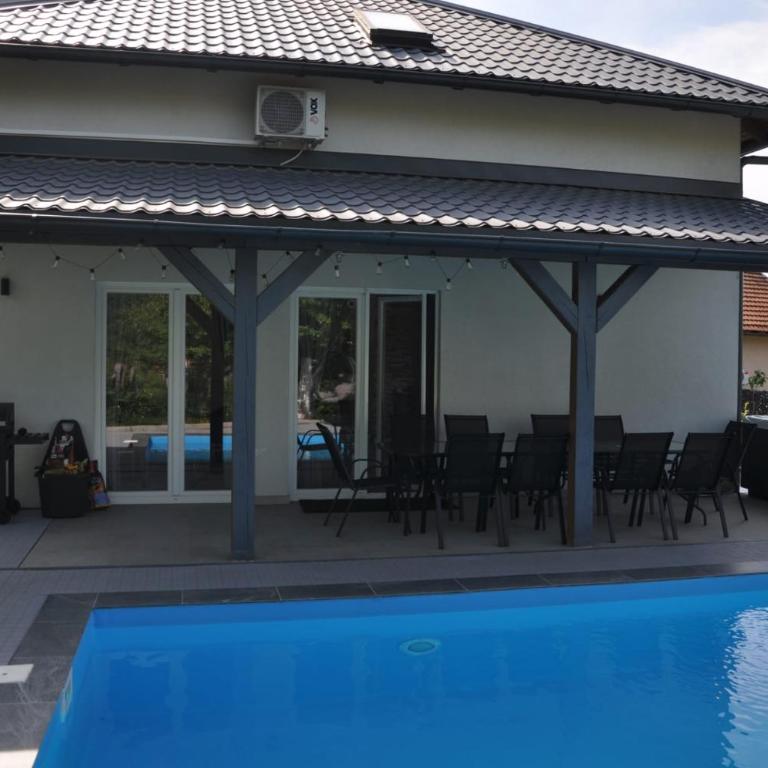 Villa Saraj with Swimming Pool & Jacuzzi near Sarajevo - Villa - 81