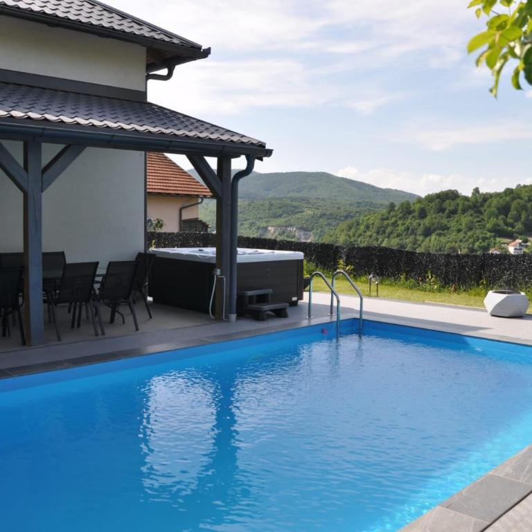 Villa Saraj with Swimming Pool & Jacuzzi near Sarajevo - Villa - 66