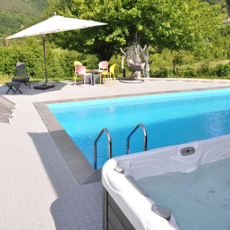 Villa Saraj with Swimming Pool & Jacuzzi near Sarajevo - Villa - 72