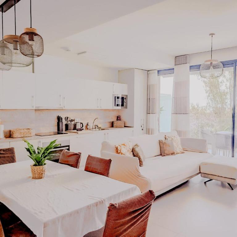 Torremar Luxe: upscale 2bed apartment by the beach - Apartamento de 2 dormitorios con balcón y vistas al mar - 9