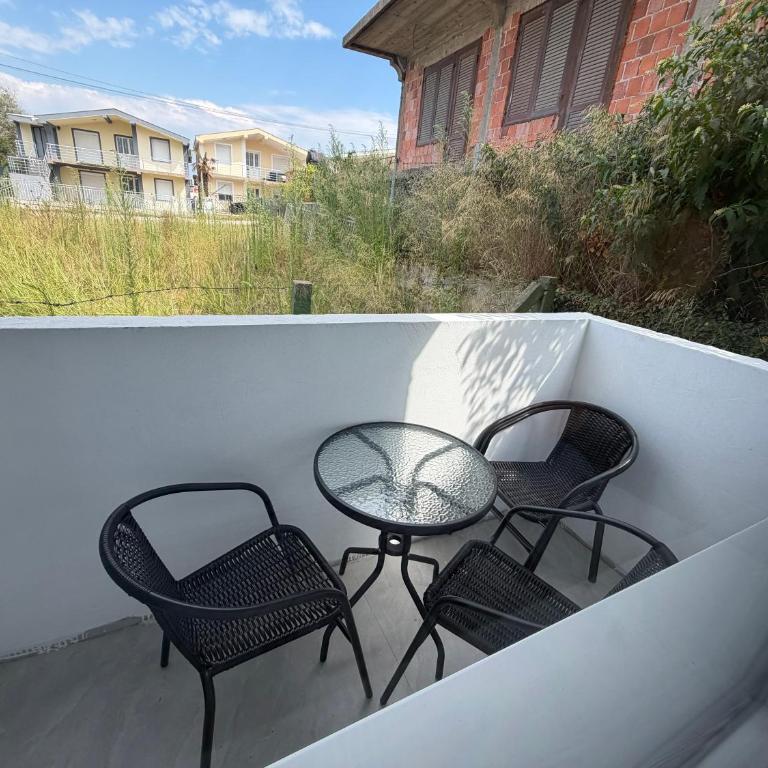 Apartmani DEMIR - Apartment mit Balkon - 2