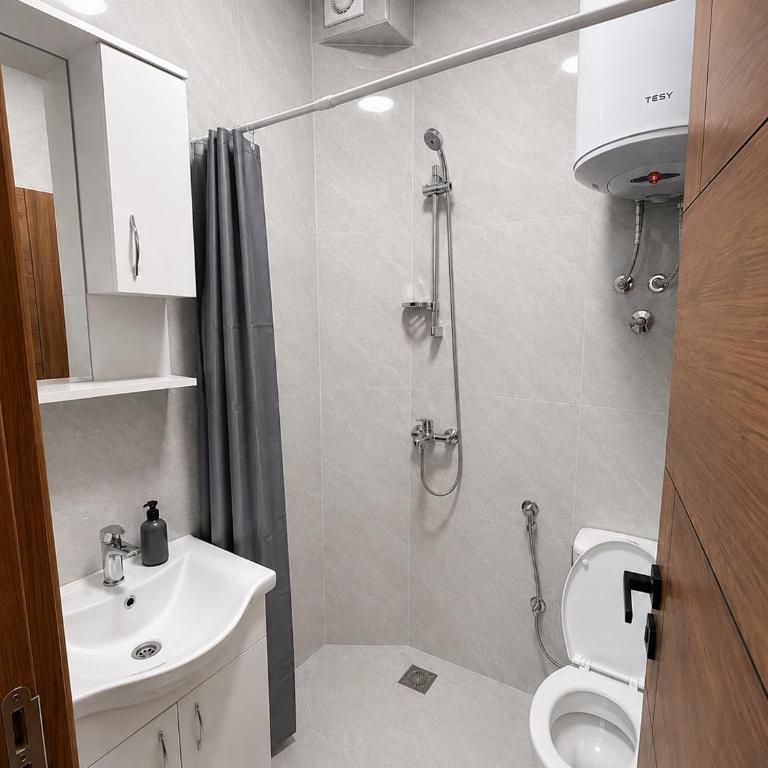 Apartmani DEMIR - Apartment mit Balkon - 1