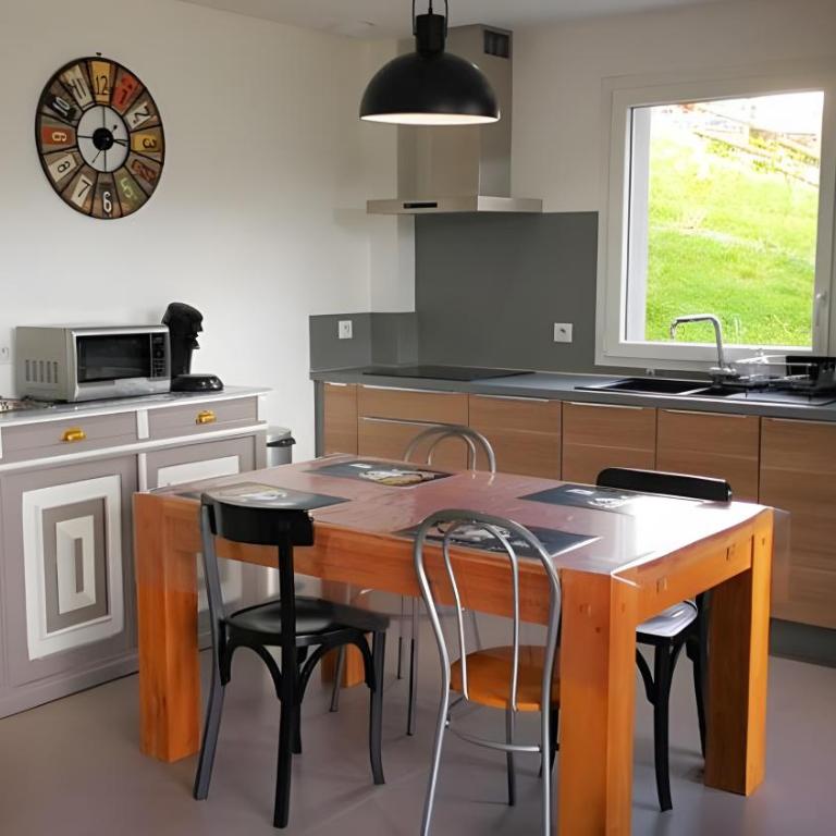 Chez Gladys et Christophe - Appartement Supérieur - Vue sur Ville - 6