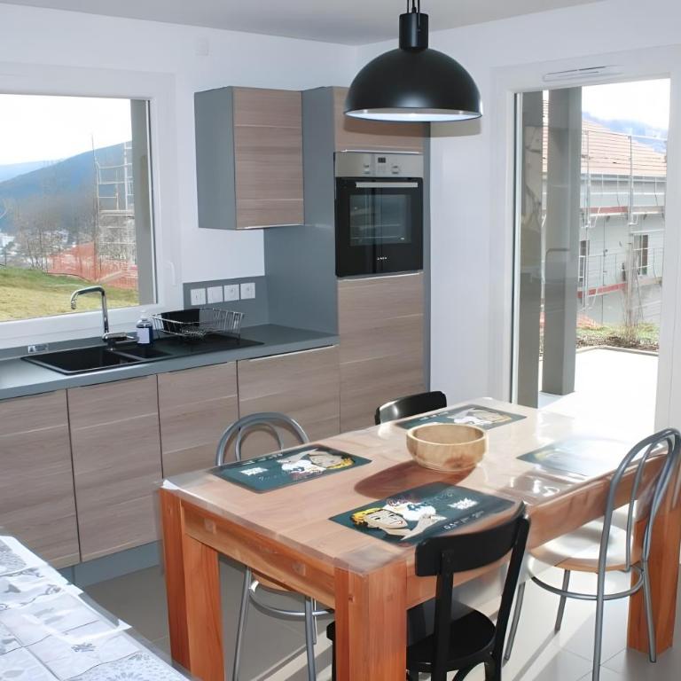 Chez Gladys et Christophe - Appartement Supérieur - Vue sur Ville - 10