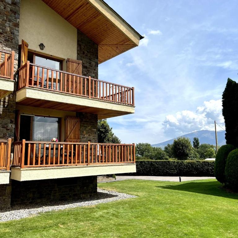 Apartamento con vistas en Puigcerda - Apartment mit 3 Schlafzimmern und Aussicht - 1