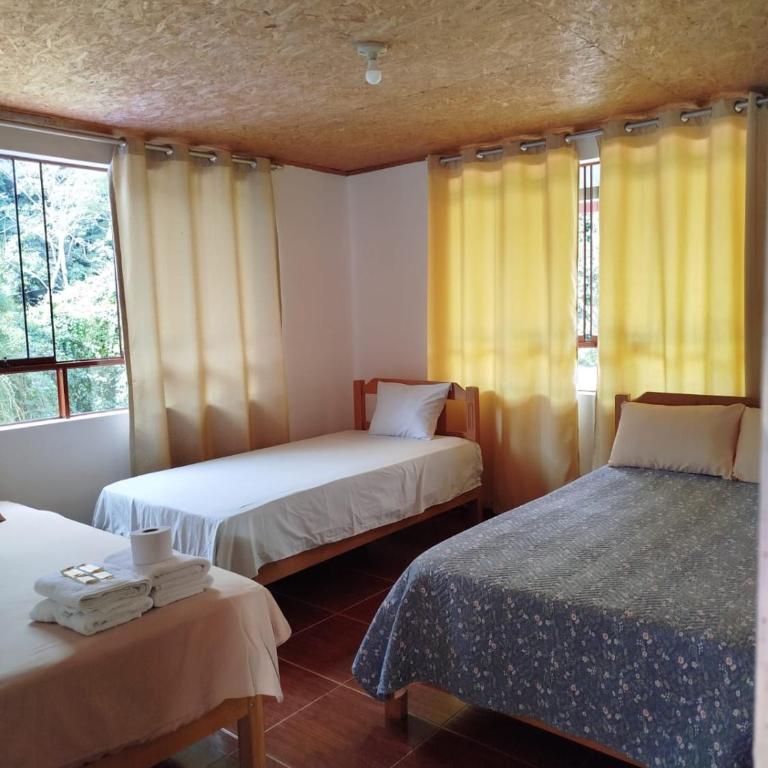 Hospedaje Casablanca - Habitación Doble con baño privado - 2 camas - 1