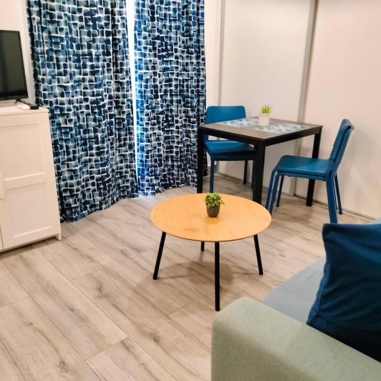 CG944 - Renovated Apartment with City Views, AC and Lift - Free Street Parking - Apartamento - 10