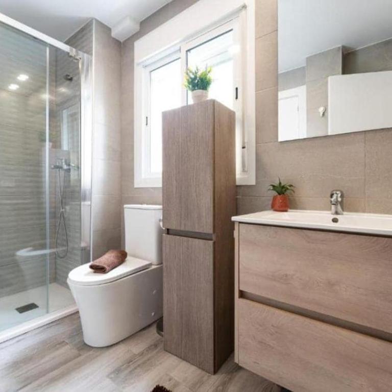 CG944 - Renovated Apartment with City Views, AC and Lift - Free Street Parking - Apartamento - 13