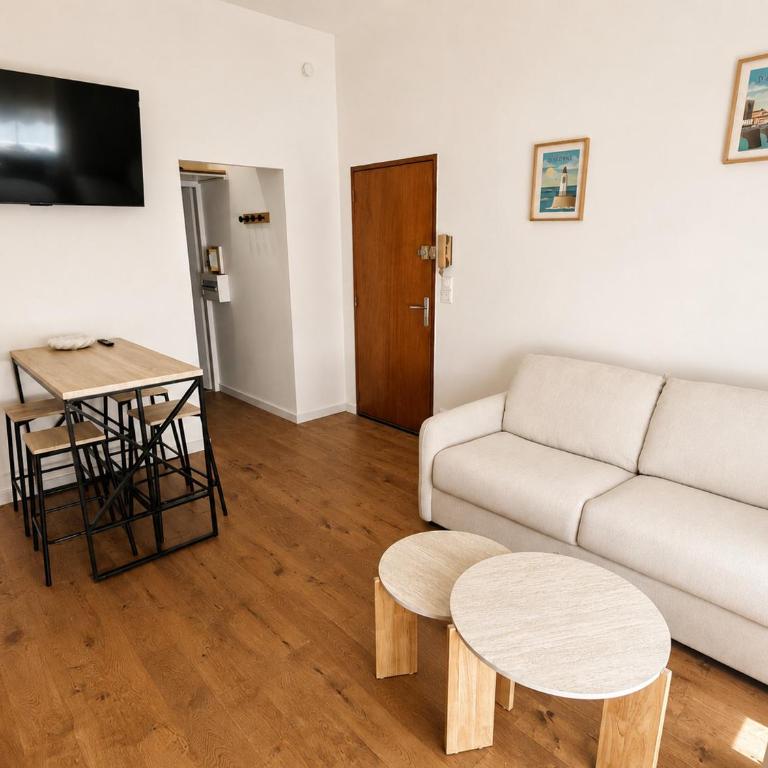 Les Embruns - One-Bedroom Apartment - 3