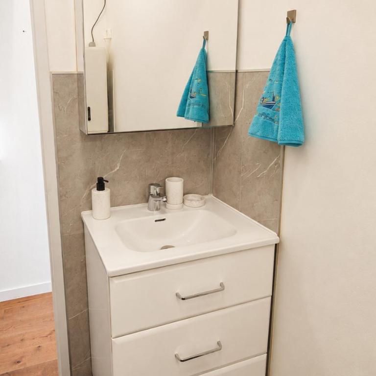 Les Embruns - One-Bedroom Apartment - 7