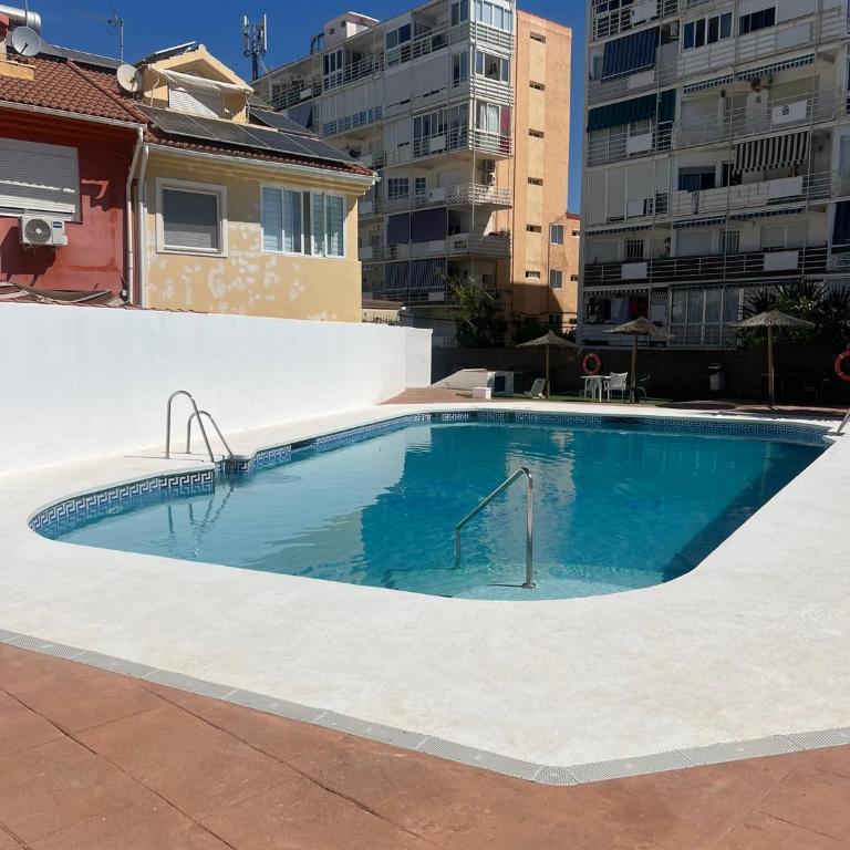 Modern and bright apartment with sea views pool and A C - Apartment mit 2 Schlafzimmern, Terrasse und Meerblick - 20