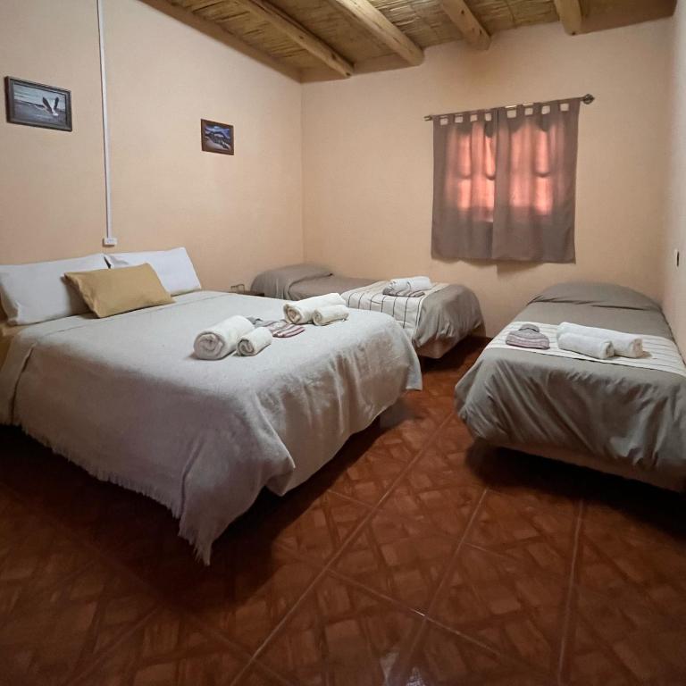 EL AMANECER hospedaje y excursiones - Classic Quadruple Room - 1