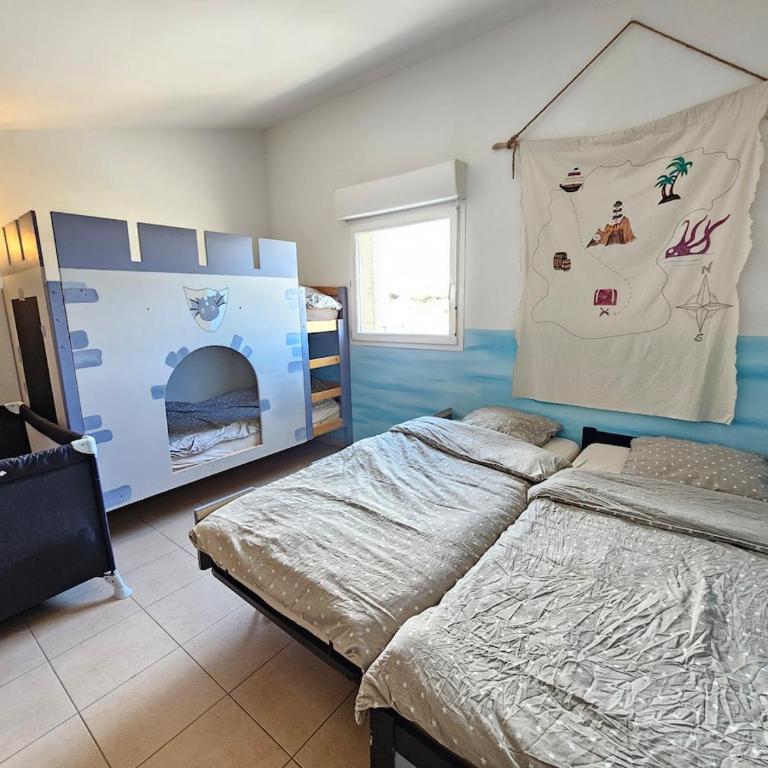Maison avec accès direct plage, 3 cbres - Three-Bedroom Apartment - 9