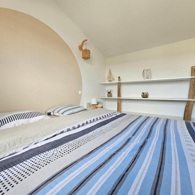 Maison avec accès direct plage, 3 cbres - Three-Bedroom Apartment - 23