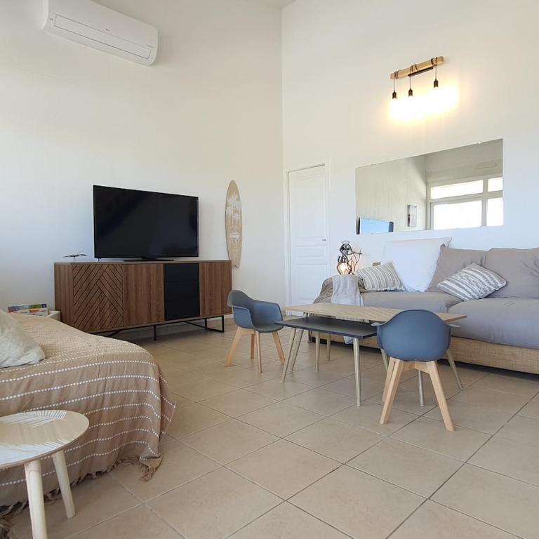 Maison avec accès direct plage, 3 cbres - Three-Bedroom Apartment - 50