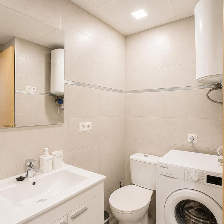 VIS112 - Central Studio with AC and Lift - 5 min Walk to the Pedestrian Centre - Monolocale - 4
