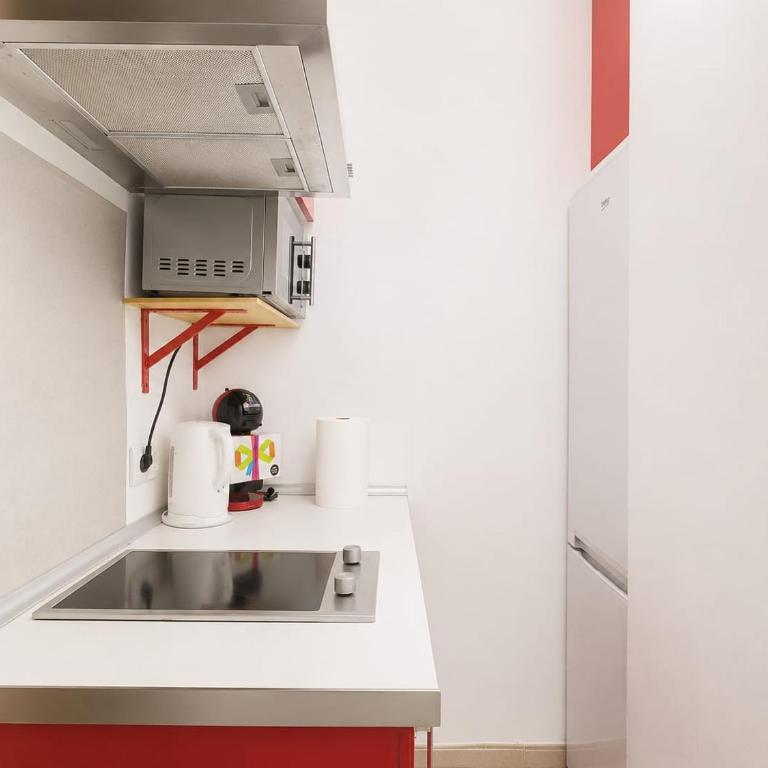 VIS112 - Central Studio with AC and Lift - 5 min Walk to the Pedestrian Centre - Monolocale - 5