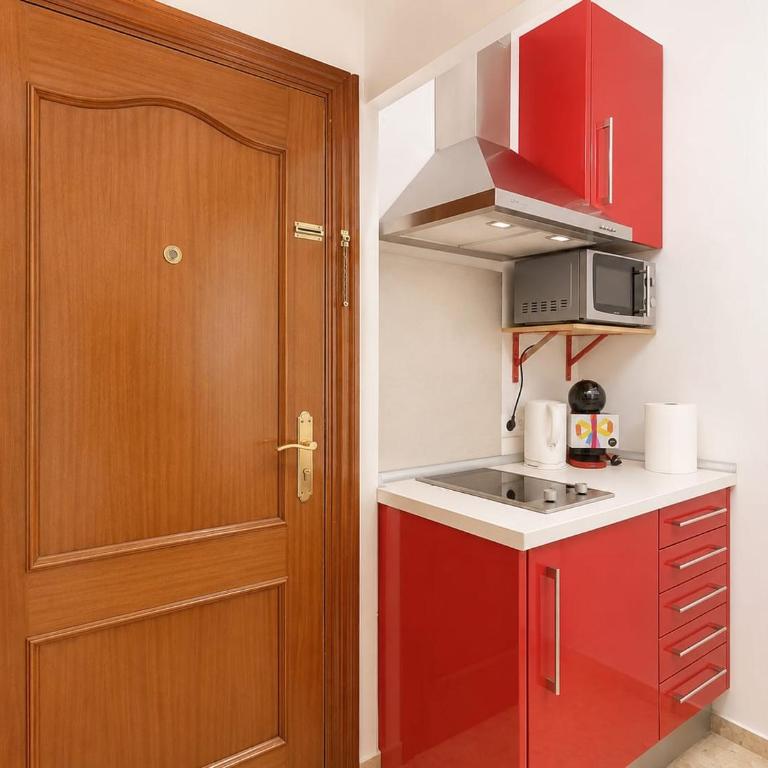 VIS112 - Central Studio with AC and Lift - 5 min Walk to the Pedestrian Centre - Monolocale - 13