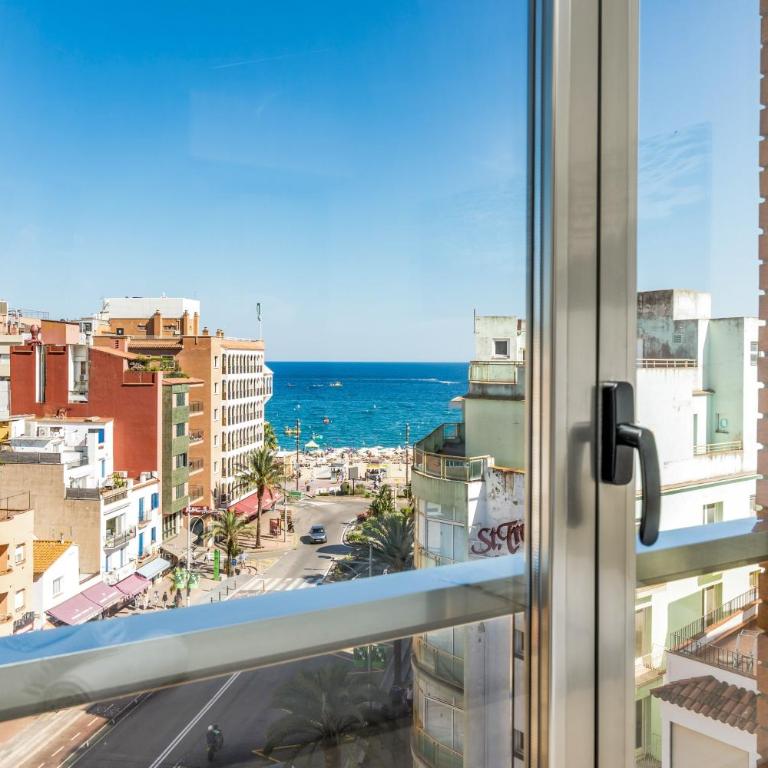 Marina Beach Apartaments - Sea views in the heart of Lloret - Studio mit Balkon - 5