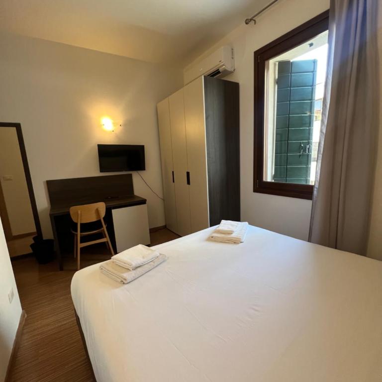 3 Venice rooms Hotel,Piazza Ferretto, M9 Museum, Duomo,Teatro Toniolo, Airport, Wi Fi, Central City, Family, Group Friends - Apartment mit 2 Schlafzimmern - 11
