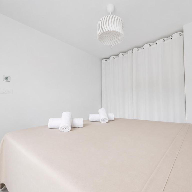 Élégant T2 avec piscine & balcon panoramique - Appartement 2 Chambres - 10