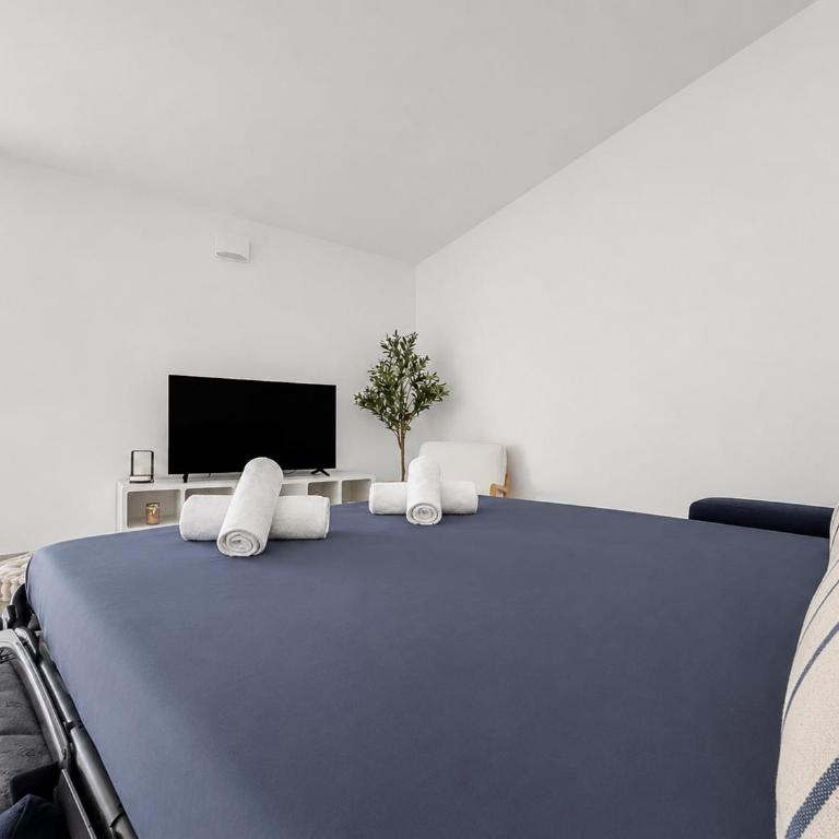 Élégant T2 avec piscine & balcon panoramique - Appartement 2 Chambres - 5