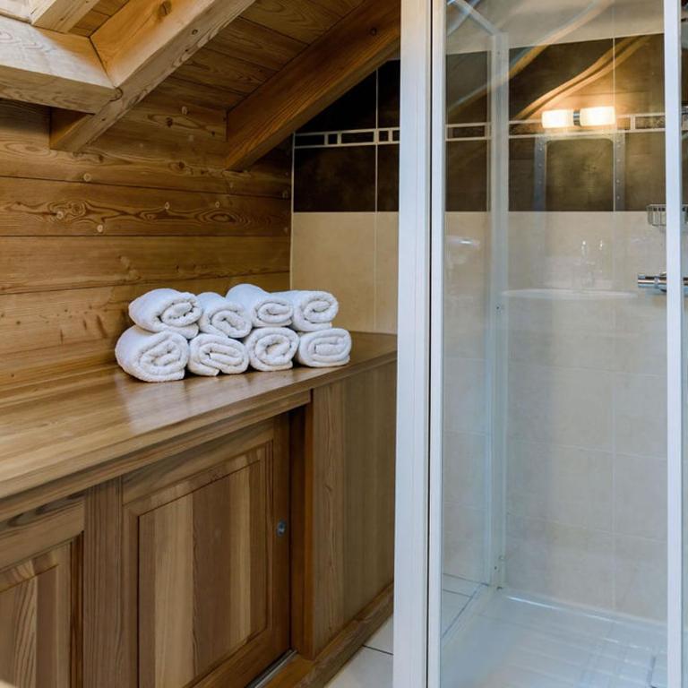 CHALET HIMALAYA CHALETS D'HINOUKA SERRE CHEVALIER Chantemerle - Chalet 2 Chambres - 23