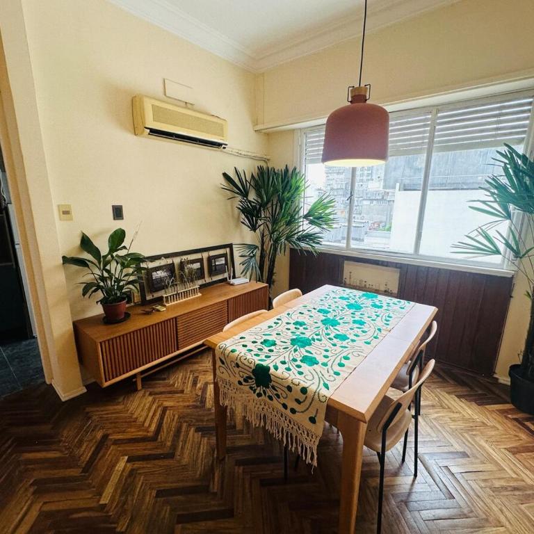 Tesoro del Centro de Montevideo - Apartamento de 2 dormitorios - 4