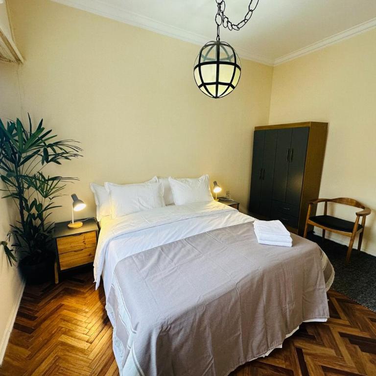 Tesoro del Centro de Montevideo - Apartamento de 2 dormitorios - 11