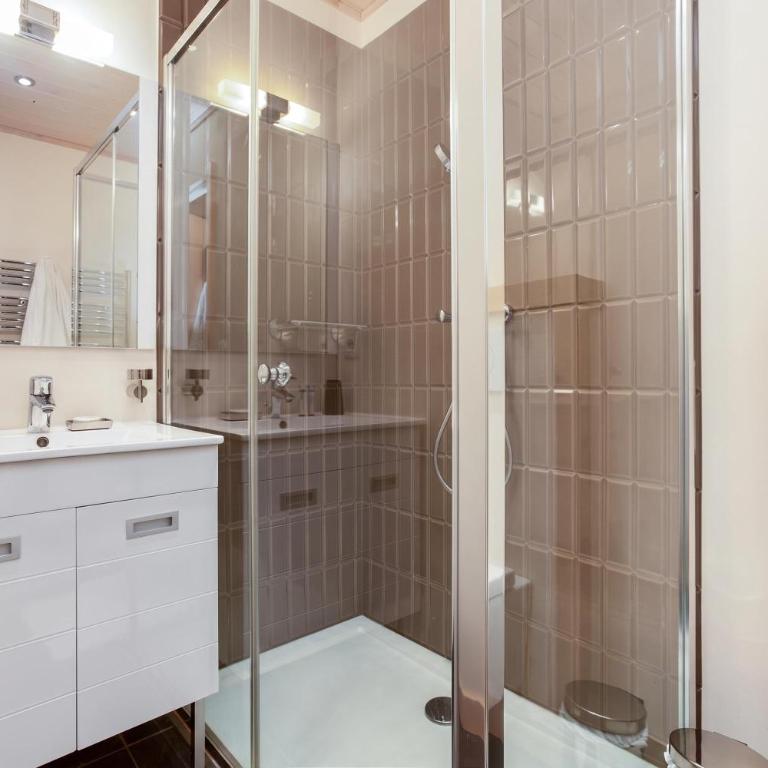 Chez Roberto Chamonix 3BR Duplex with Sauna & Garden - Happy Rentals - Appartement - Rez-de-Chaussée - 12