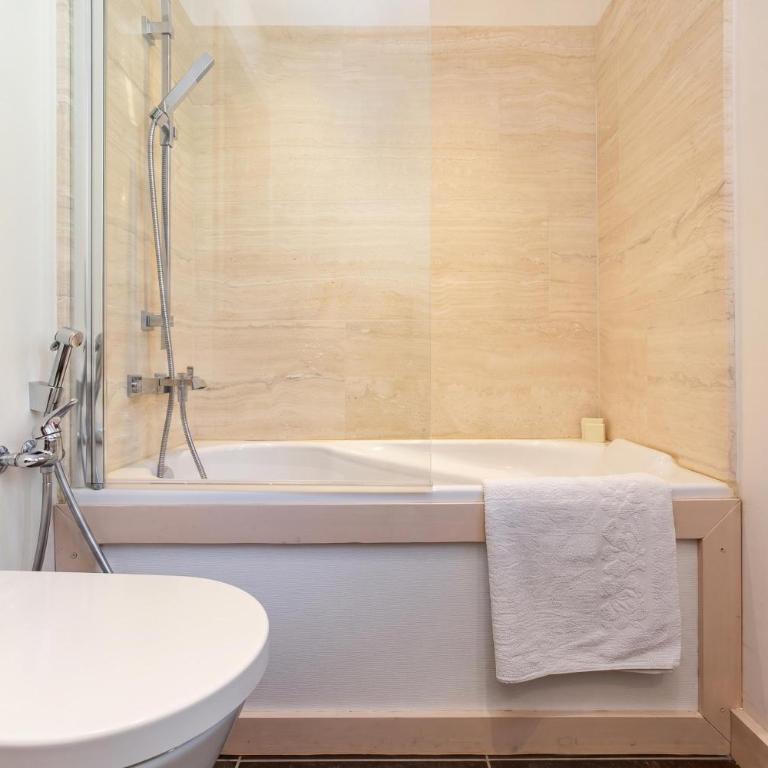 Chez Roberto Chamonix 3BR Duplex with Sauna & Garden - Happy Rentals - Appartement - Rez-de-Chaussée - 24