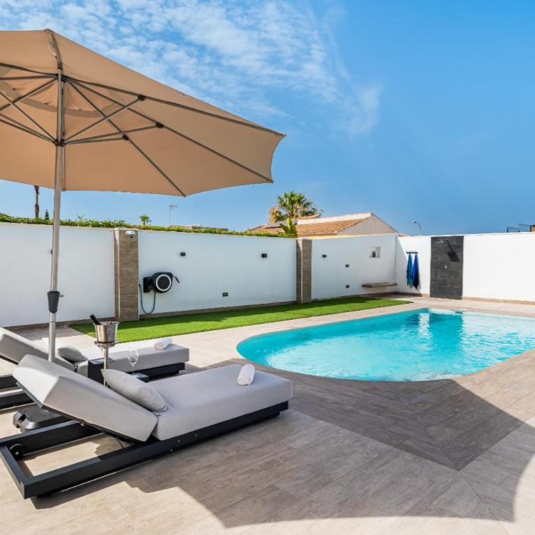 Villa with swimming pool, football field and outdoor kitchen - Villa con 2 Camere da Letto - 1