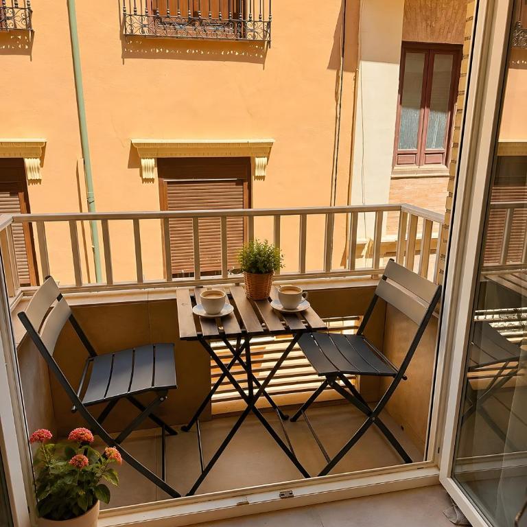 Family Catedral Centro - Three-Bedroom Premium Apartment with Balcony - 24