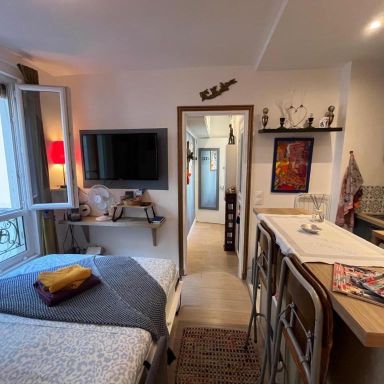 COSY and CHARMING in HISTORIC MONTMARTRE - Habitación Doble con baño privado - 3